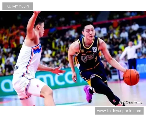 CBA广东三分线外连续命中打出高潮,点燃赛场激情 CBA广东三分线外连续命中打出高潮,点燃赛场激情